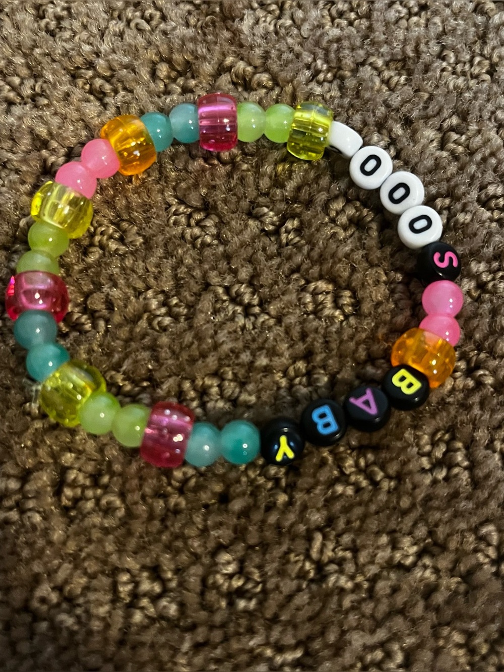 Bracelet that says โ2000s babyโ